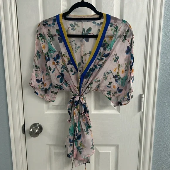 Anthropologie Kimono Style Wrap Top Light Pink Floral - Picture 5 of 5